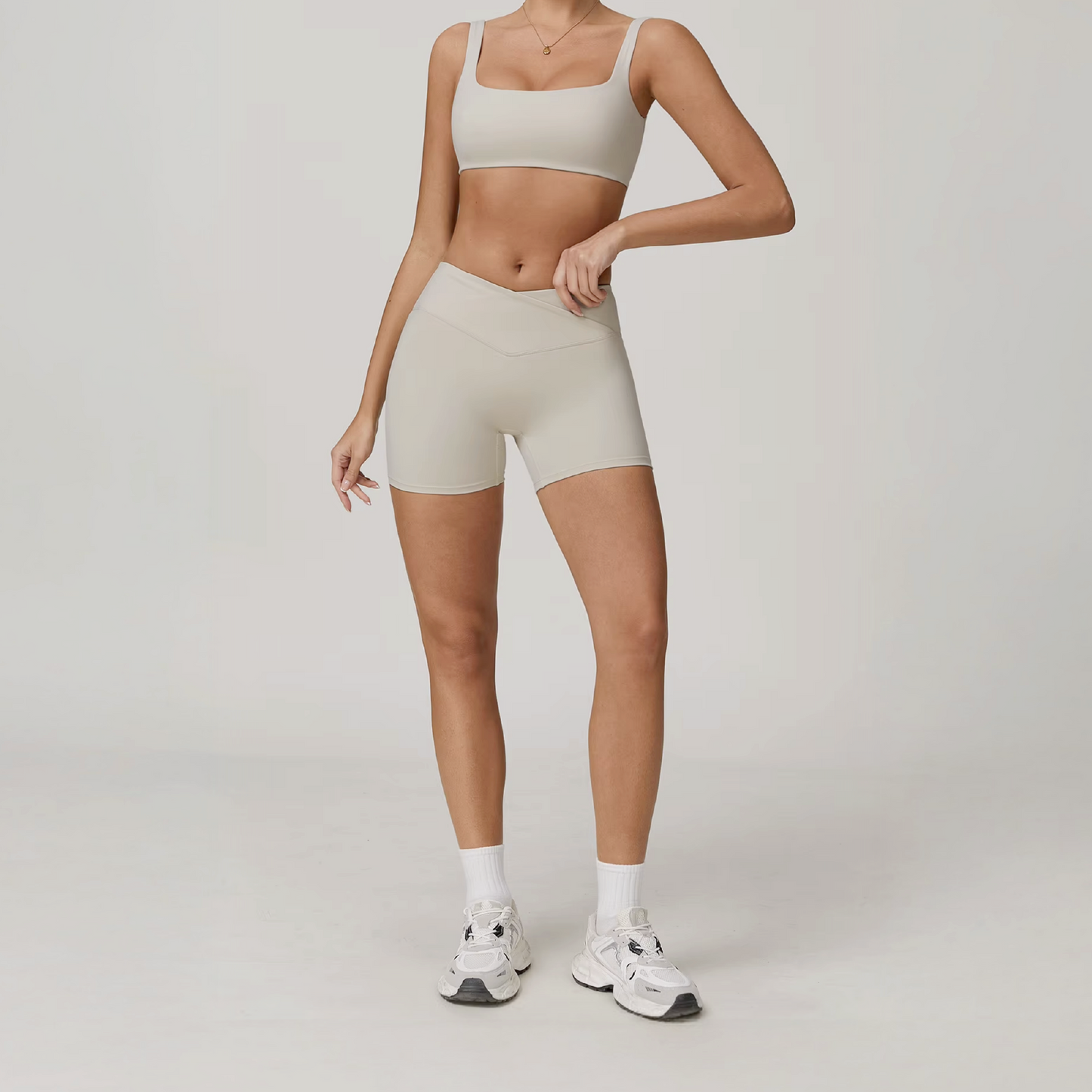 Velza short v-cut arena