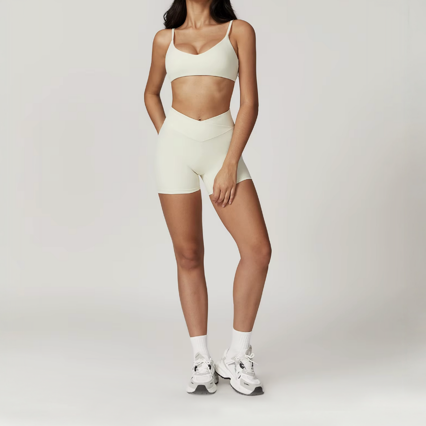 Velza short v-cut milky
