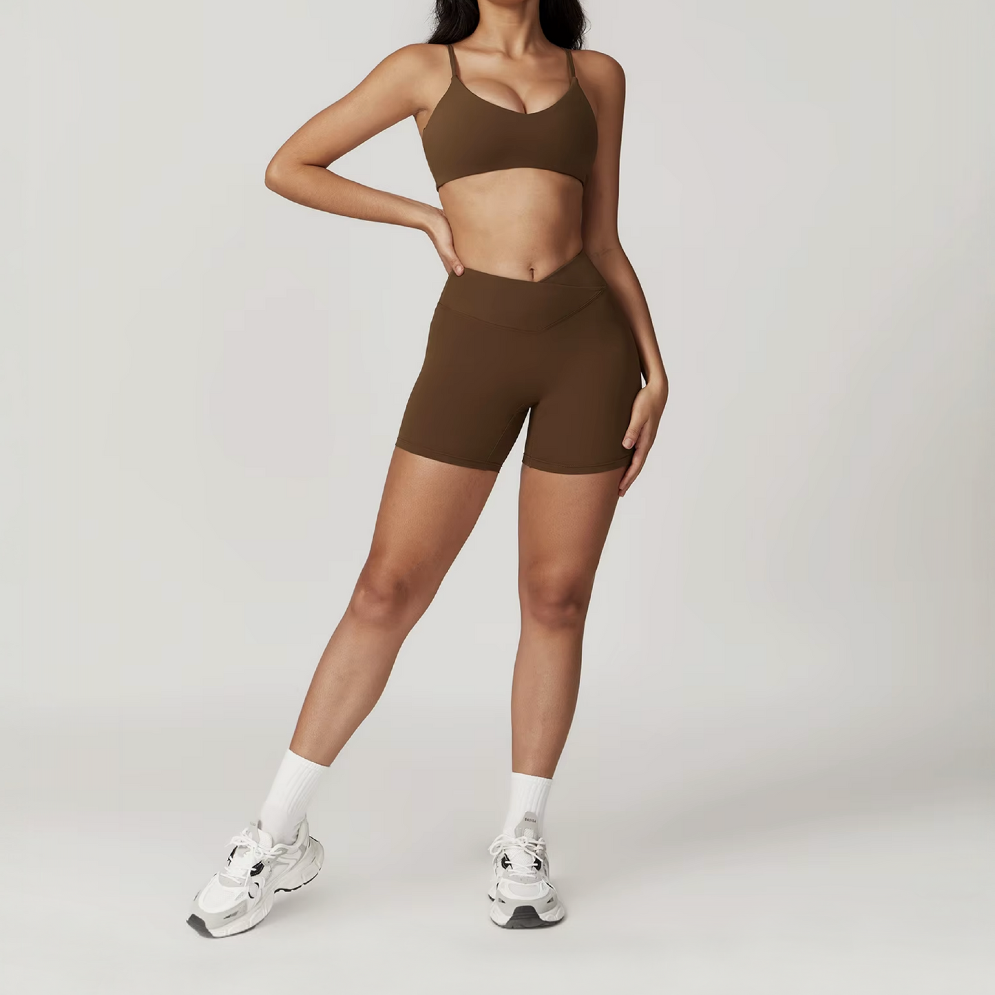 Velza short v-cut walnut