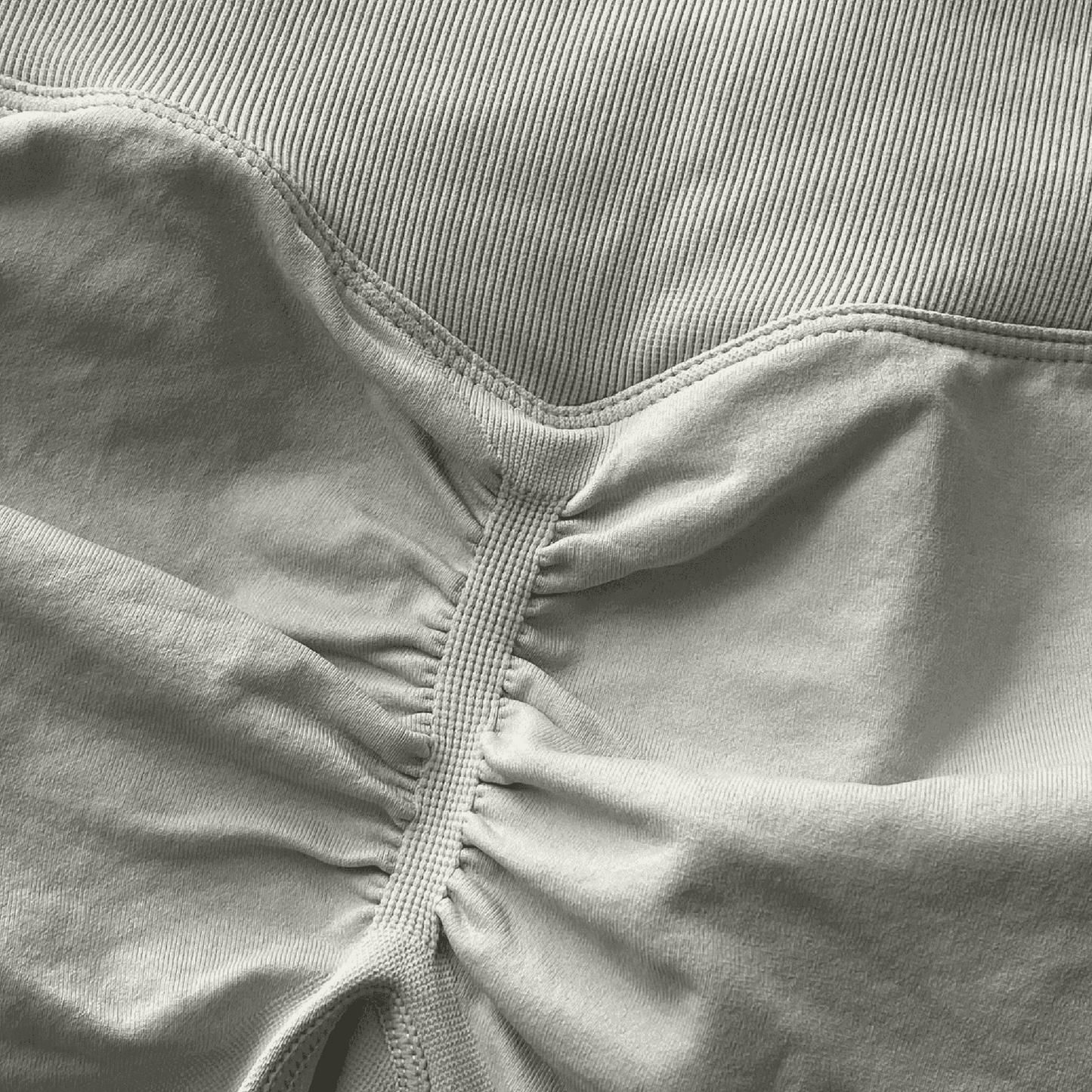 Sculpt short scrunch vainilla cream
