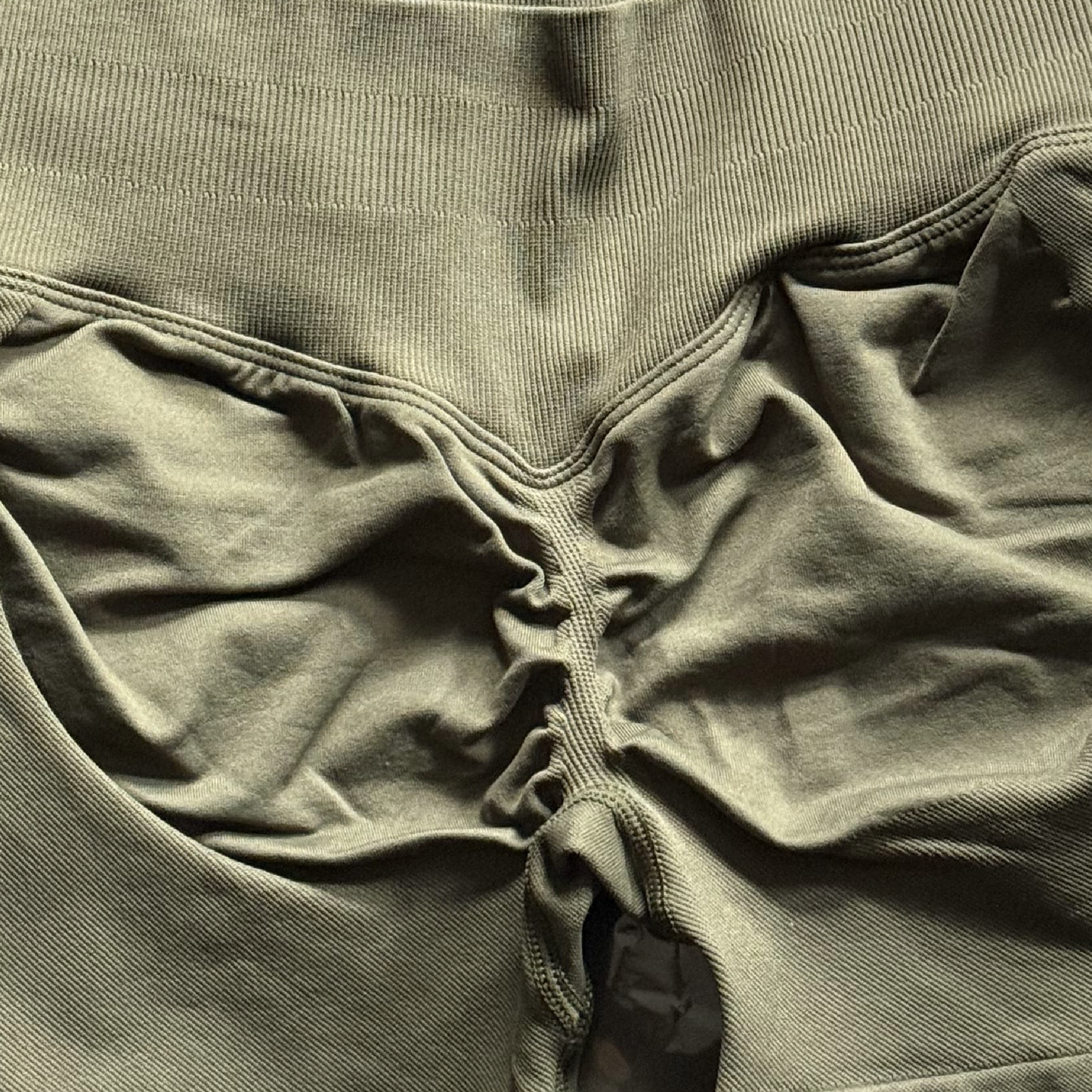 Shape licra scrunch army