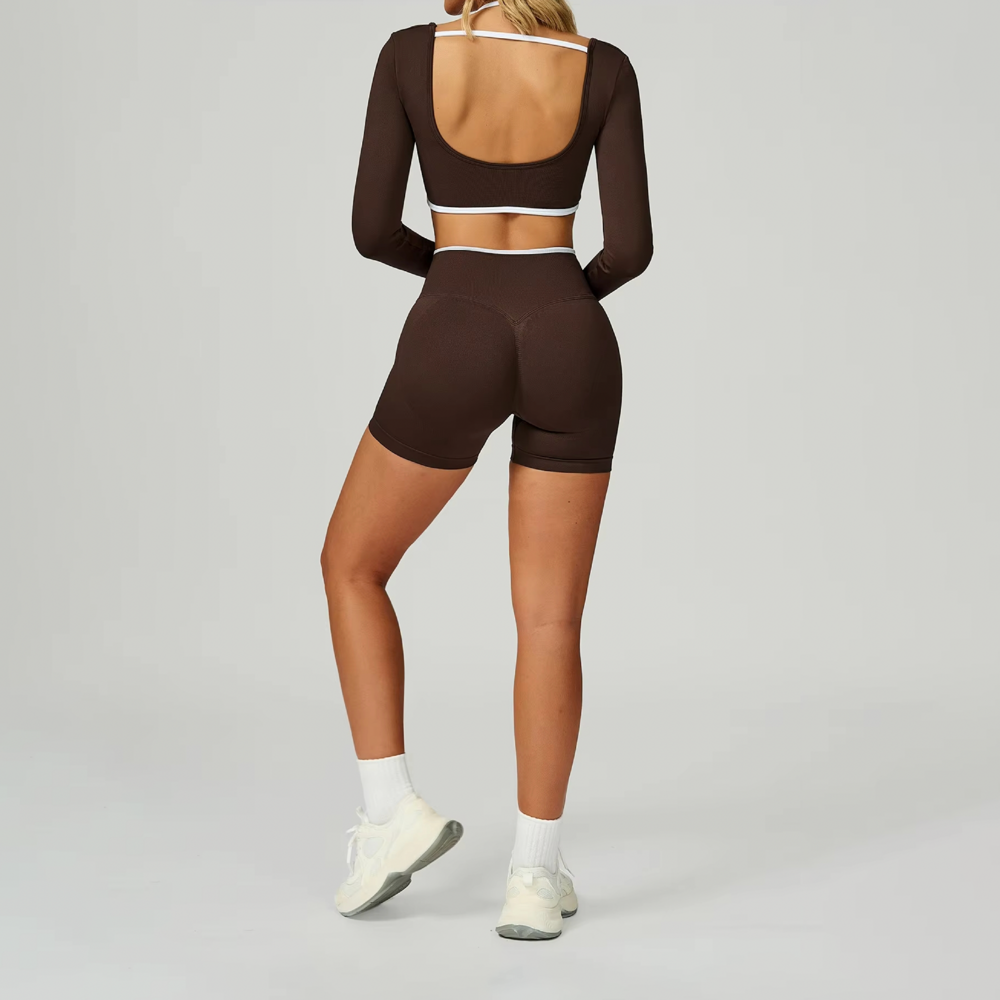 Outline top long sleeve dark chocolate